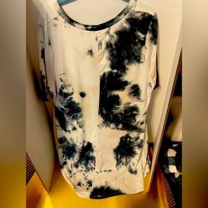 Women's Tie-Dye Top - Black and White